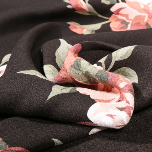 Tissu Crêpe de Viscose Flowers Rose nude sur fond Noir