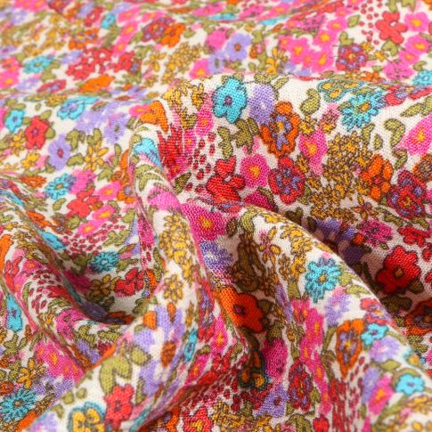 Tissu Crépon de viscose Sweet Flower Meyline rose sur fond Blanc cassé