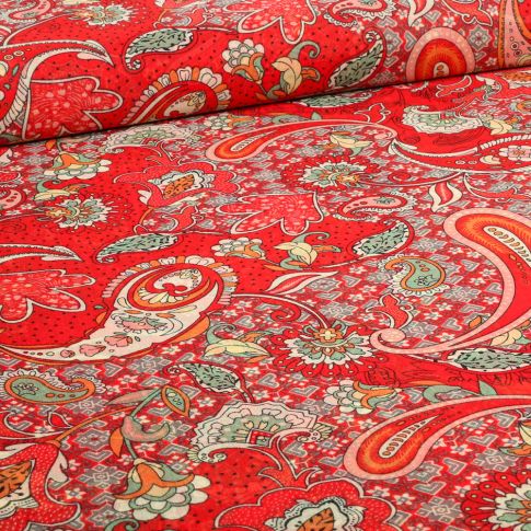 Tissu Mousseline Paisley sur fond Rouge