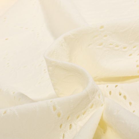 Tissu Jersey Broderie anglaise fleuris Azena sur fond Ecru