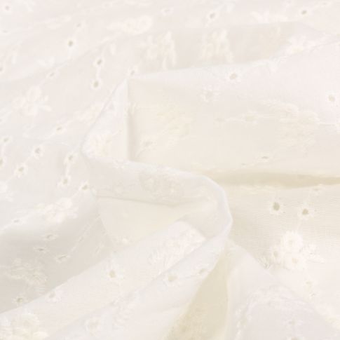 Tissu Broderie anglaise Heidi sur fond Ecru