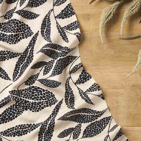 Tissu Viscose texturé Craftine Box Vegetal Dots  Beige nacré