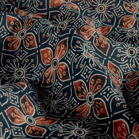 Voile de coton Batik Madras Fleuri sur fond Bleu indigo