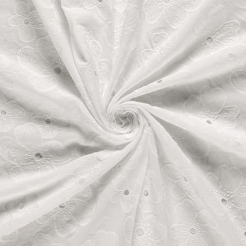 Tissu Coton brodé ajouré Adèle fleuri sur fond Blanc