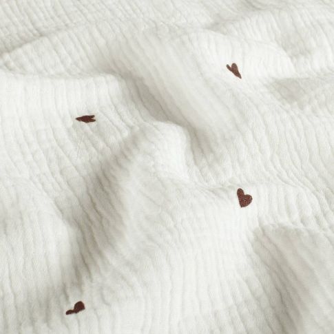 Tissu Double gaze de Coton petits coeurs Bordeaux foncé sur fond Blanc cassé