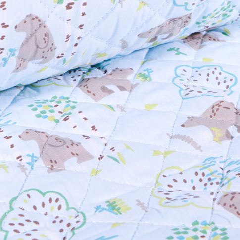 Tissu Matelassé Ours en forêt sur fond Bleu ciel