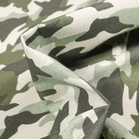 Tissu Coton imprimé  Arty Army sur fond Vert
