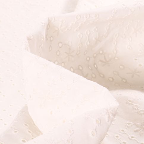 Tissu Broderie anglaise Etoiles sur fond Blanc
