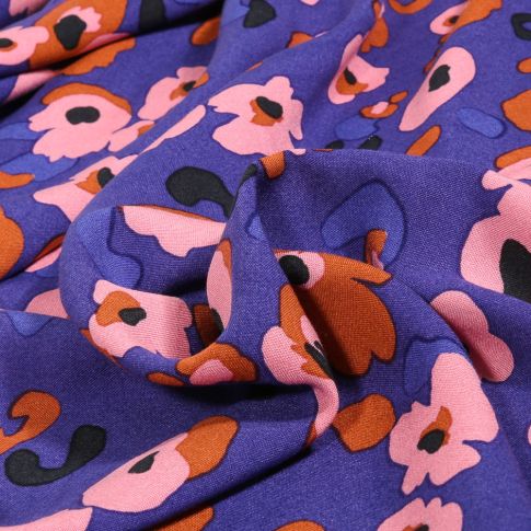 Tissu Viscose  Arty Boya sur fond Violet