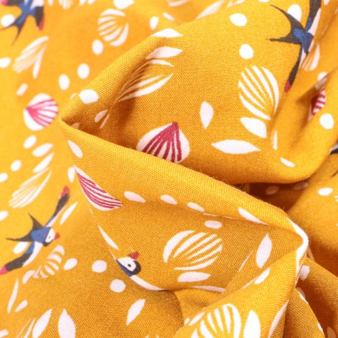 Tissu Viscose Arty Jolhiro sur fond Jaune