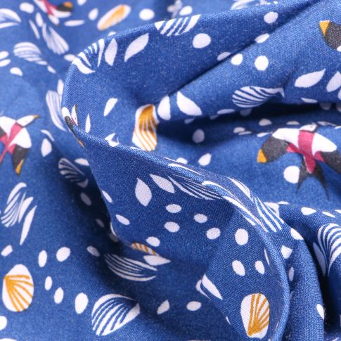 Tissu Viscose Arty Jolhiro sur fond Bleu