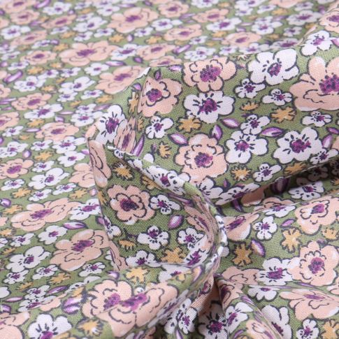 Tissu Coton imprimé Arty Kalmia sur fond Vert amande