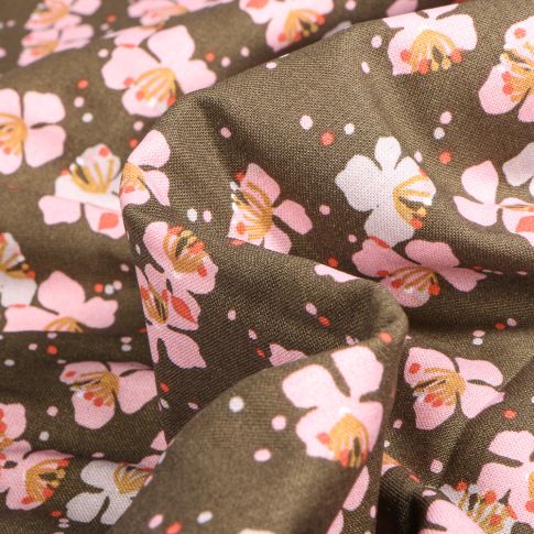 Tissu Viscose Arty Kamini sur fond Vert kaki foncé