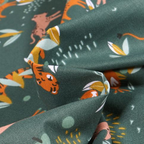 Tissu Coton imprimé Arty Koffi sur fond Vert sapin