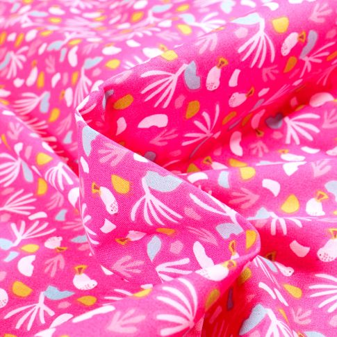 Tissu Coton imprimé Arty Luppy sur fond Rose