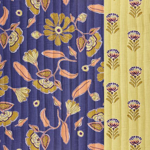 Tissu Matelassé réversible Pooja fleuris sur fond Bleu