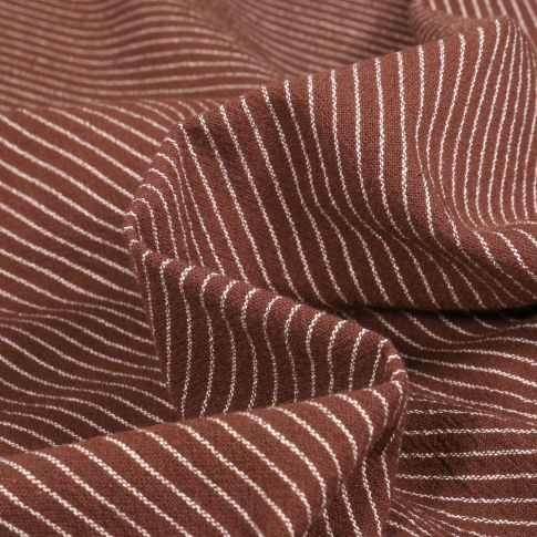 Tissu Coton lavé Rym sur fond Marron chocolat
