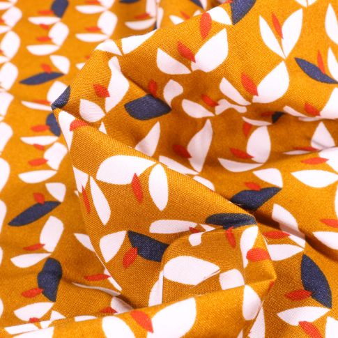 Tissu Viscose Vaya sur fond Ocre