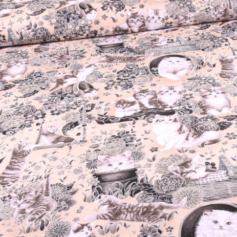 Tissu Coton imprimé QT Fabrics Sacré de Birmanie sur fond Beige