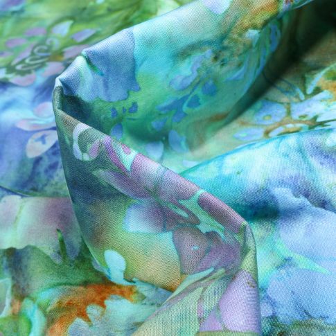 Tissu Coton QT Fabrics Way Under Bima sur fond Bleu
