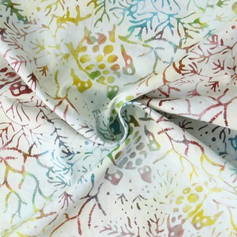 Tissu Coton imprimé Batik Tortika sur fond Blanc cassé