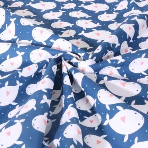 Tissu Coton imprimé Baleines d’amour sur fond Bleu