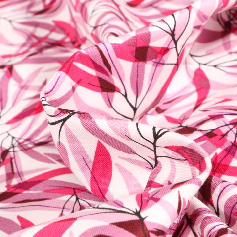 Tissu Coton imprimé QT Fabrics Feuilles bambou rose sur fond Blanc