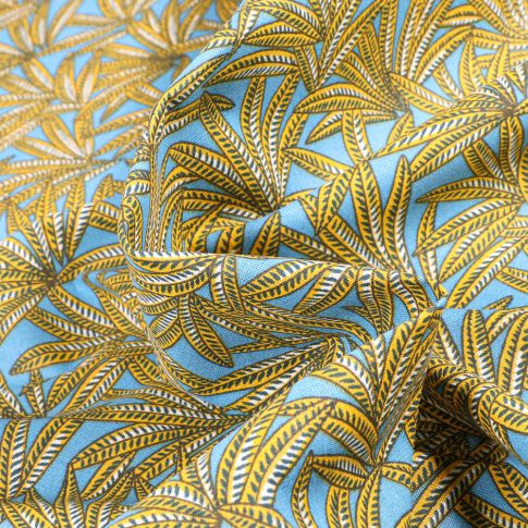 Tissu Coton imprimé Janaina sur fond Bleu ciel