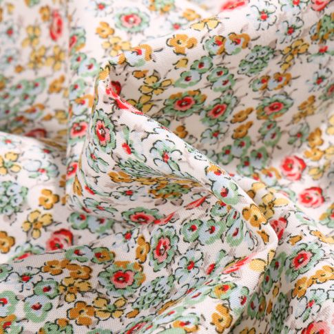 Tissu Viscose Arty Julia sur fond Blanc