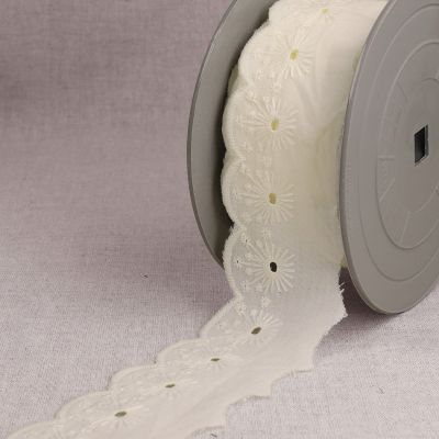Broderie anglaise soleil Ecru x1m
