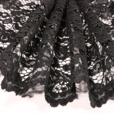Tissu Dentelle Lessana sur fond Noir - Par 10 cm