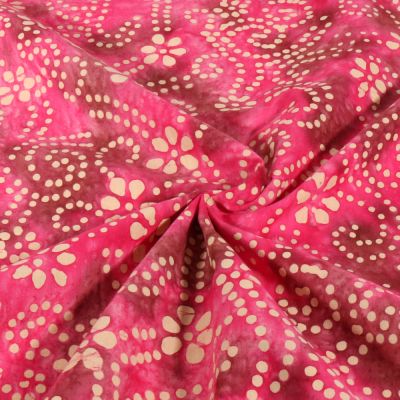 Tissu Voile de Coton Batik fleuris sur fond Rouge cerise - Par 10 cm