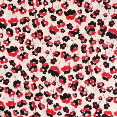 Tissu Satin imprimé Fleurs rouge noir et argent sur fond Blanc cassé - Par 10 cm