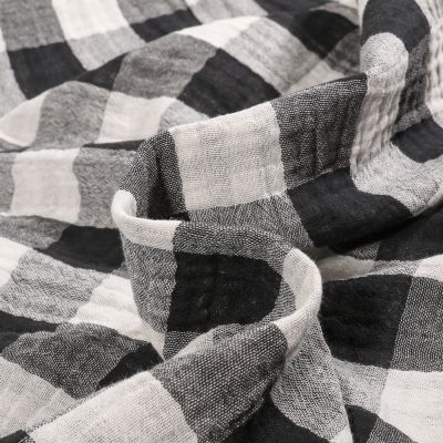Tissu Double gaze reversible à carreaux Tess sur fond Noir - Par 10 cm