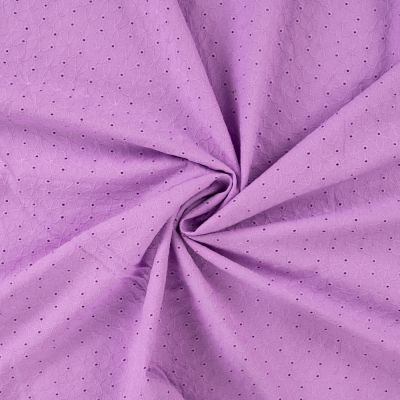 Tissu Coton brodé ajouré Fleuris sur fond Violet - Par 10 cm