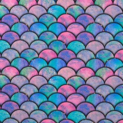 Tissu Jersey Coton digital Ecailles fuschia sur fond Bleu - Par 10 cm