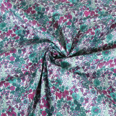 Tissu Voile de Coton digital Petites fleurs Vert émeraude et fuchsia sur fond Blanc - Par 10 cm