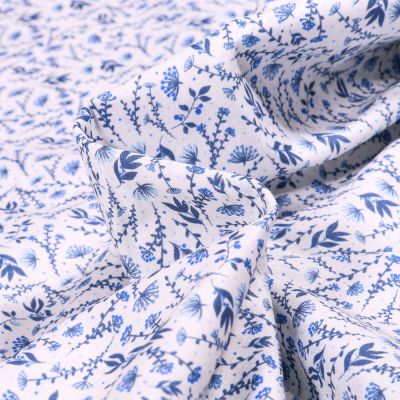 Tissu Popeline de coton  Sweet Flower Flora bleu sur fond Blanc - Par 10 cm