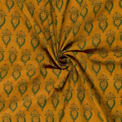 Tissu Voile de coton Batik Ethéré Divers sur fond Ocre - Par 10 cm