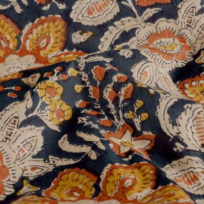Tissu Voile de Coton Samira fleurs Ocres sur fond Bleu marine - Par 10 cm