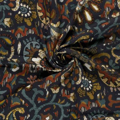 Tissu Viscose Satiné ethnique baroque Multicolore sur fond Bleu marine - Par 10 cm