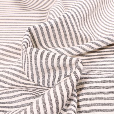 Tissu Viscose de coton Ruth sur fond Gris - Par 10 cm