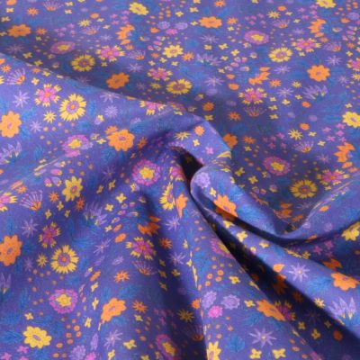 Tissu Popeline de Coton légère Fleuris jaune et parme sur fond Violet - Par 10 cm
