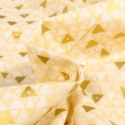 Tissu Gustav Klimt Triangles dorés sur fond Ecru - Par 10 cm