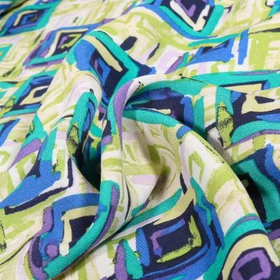 Tissu Viscose  Chally Ulla sur fond Vert - Par 10 cm